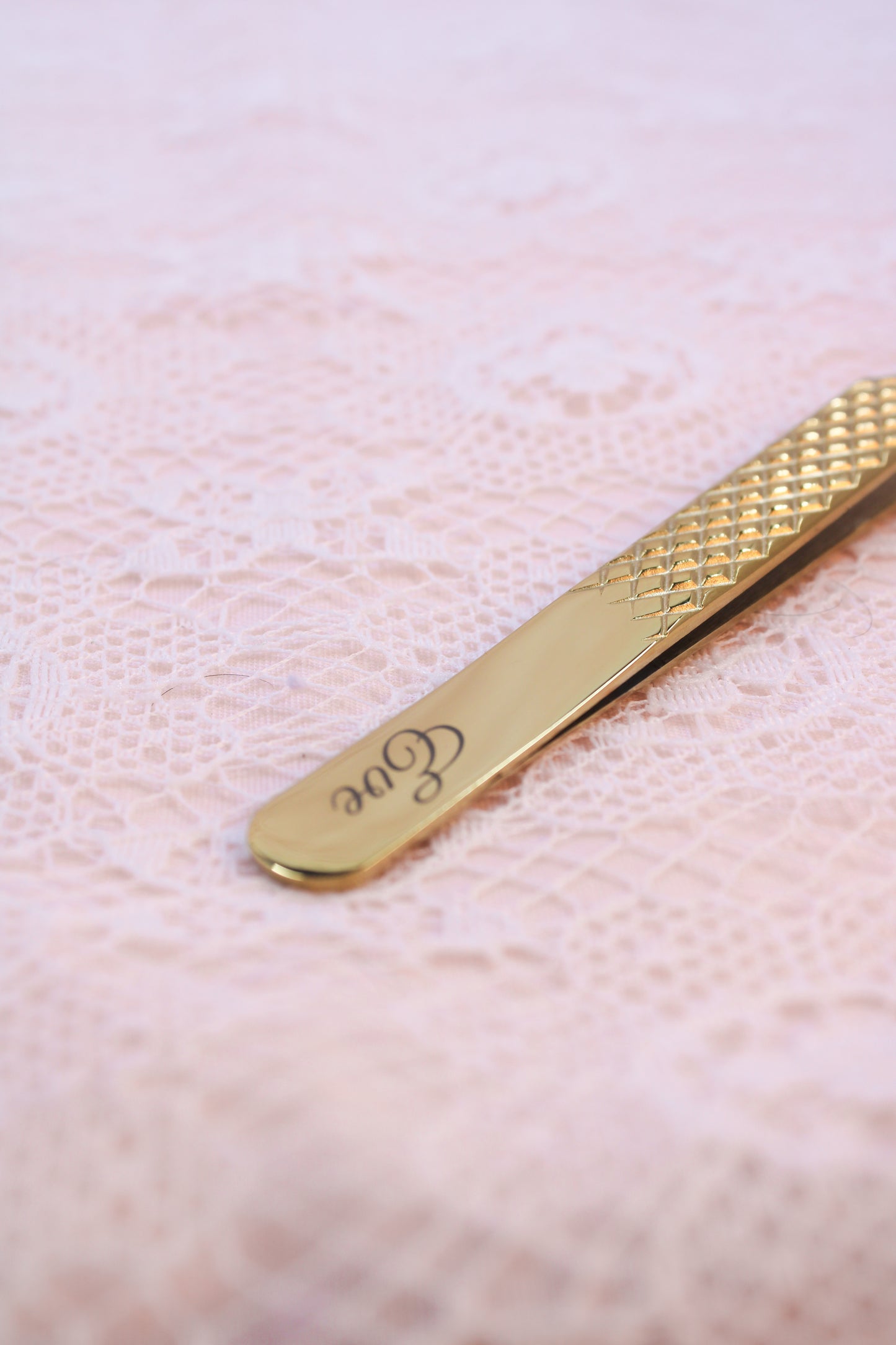 Eve C Curve Lash Tweezer - Limited Edition Vesper Tweezer Collection