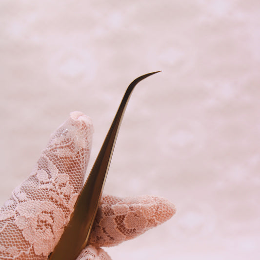 Mary Petite Curved Lash Tweezer - Limited Edition Vesper Tweezer Collection