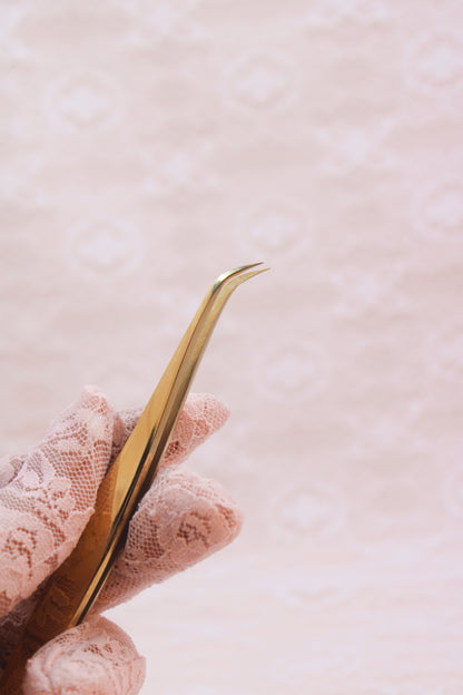 Mary Petite Curved Lash Tweezer - Limited Edition Vesper Tweezer Collection