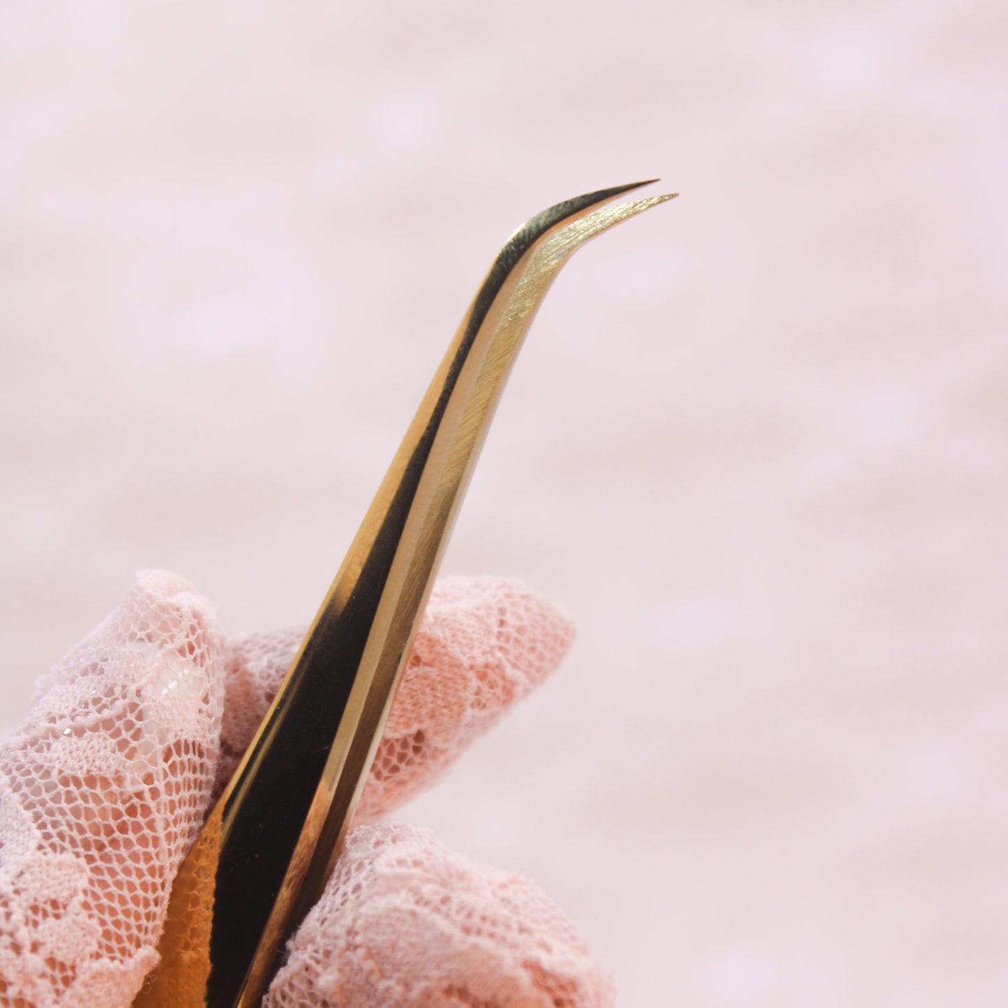 Mary Petite Curved Lash Tweezer - Limited Edition Vesper Tweezer Collection