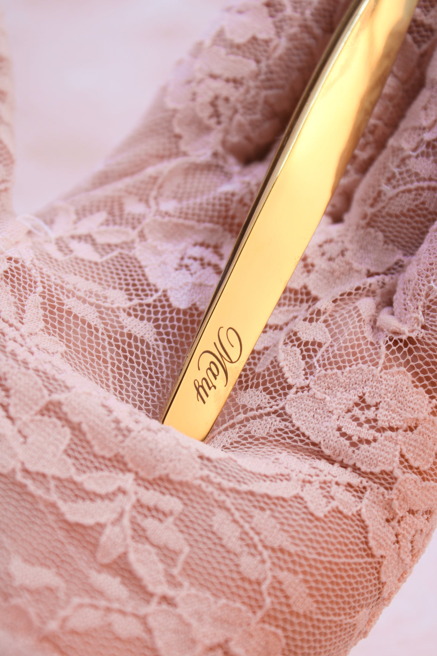 Mary Petite Curved Lash Tweezer - Limited Edition Vesper Tweezer Collection