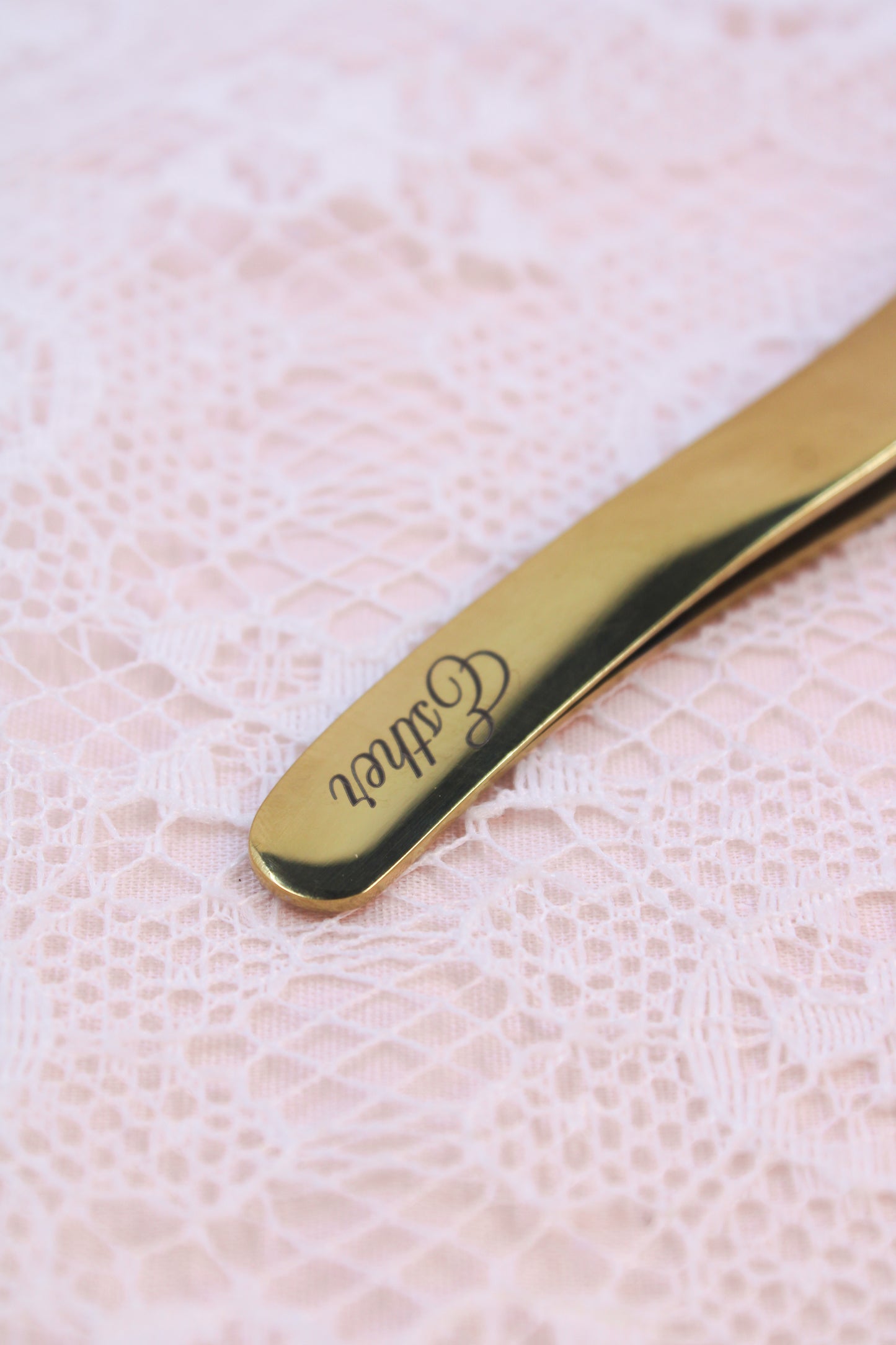 Esther Ergonomic Curved Lash Tweezer - Limited Edition Vesper Tweezer Collection