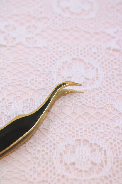 Esther Ergonomic Curved Lash Tweezer - Limited Edition Vesper Tweezer Collection